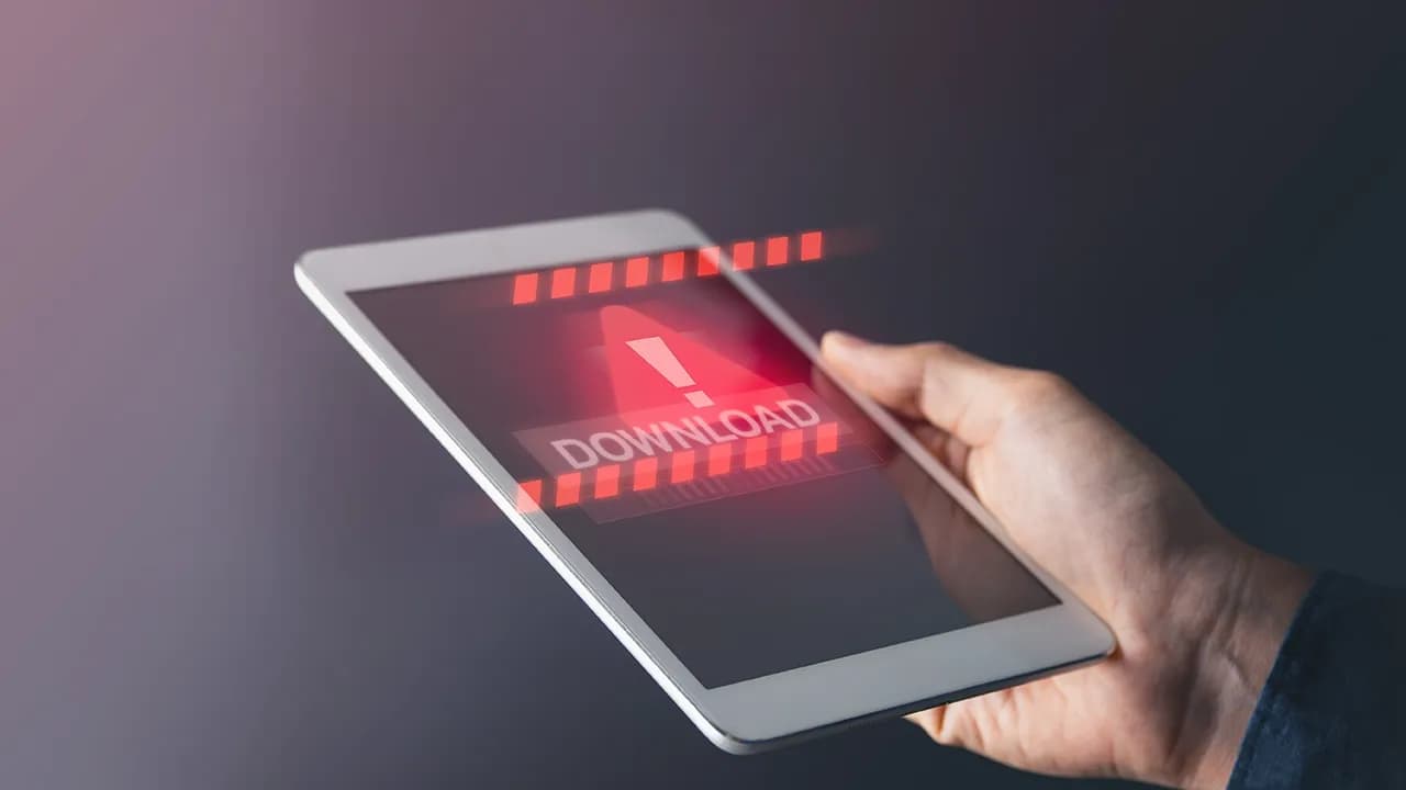 Fake Lounge App Scam Robs Hundreds of Indian Travelers